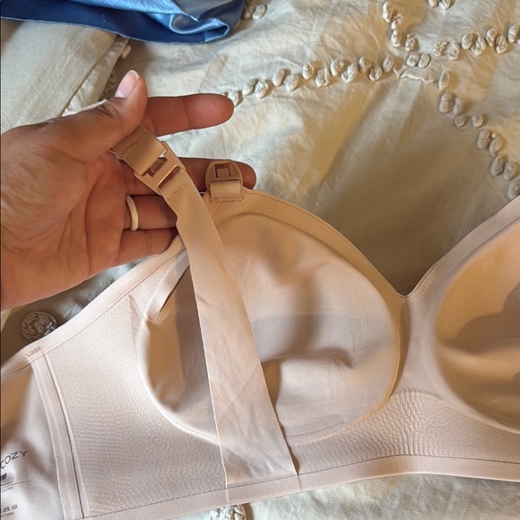 Elegant Women's Intimates Set - Black and Cream - Picture 5 of 8